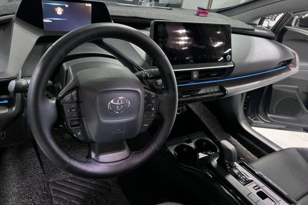 2025 Toyota Prius с пробегом 7 707 км