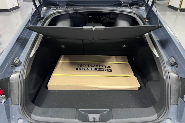 2025 Toyota Prius с пробегом 7 707 км