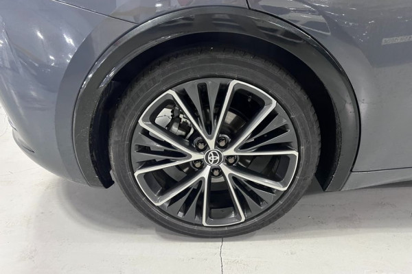 2025 Toyota Prius с пробегом 7 707 км