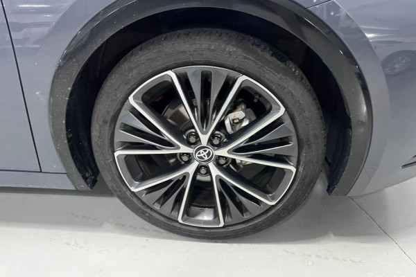 2025 Toyota Prius с пробегом 7 707 км