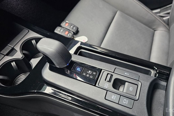 2025 Toyota Prius с пробегом 7 708 км