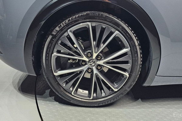 2025 Toyota Prius с пробегом 7 708 км