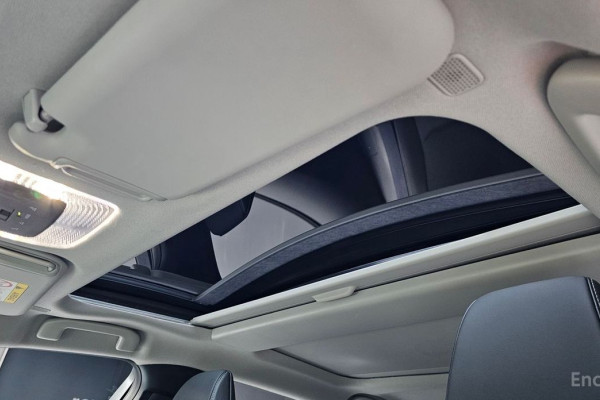 2025 Toyota Prius с пробегом 7 708 км