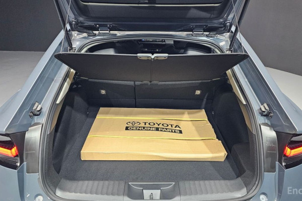 2025 Toyota Prius с пробегом 7 708 км