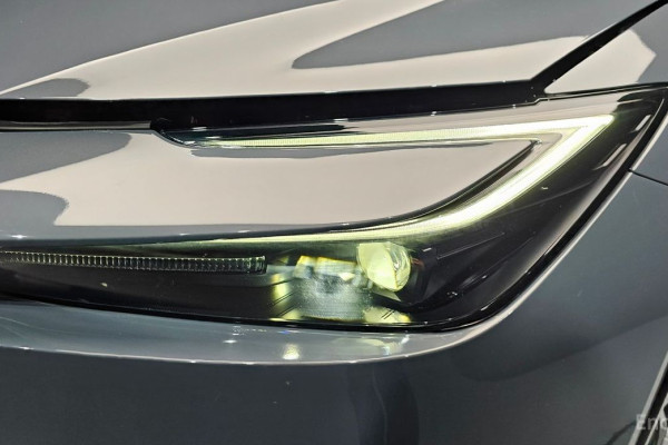 2025 Toyota Prius с пробегом 7 708 км