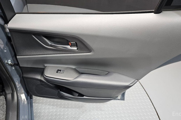 2025 Toyota Prius с пробегом 7 708 км