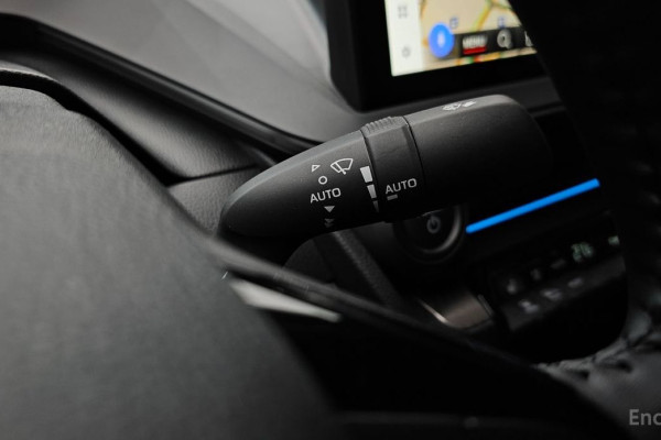 2025 Toyota Prius с пробегом 7 708 км