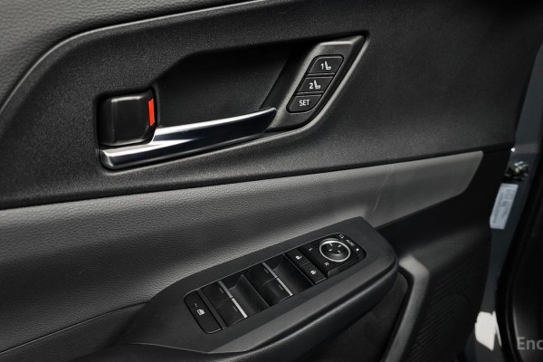 2025 Toyota Prius с пробегом 7 708 км