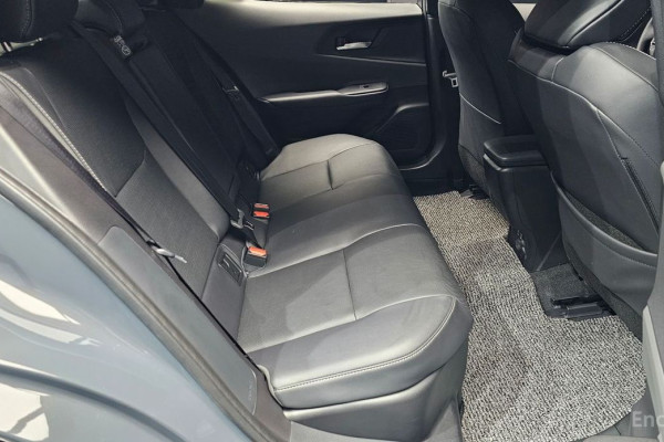 2025 Toyota Prius с пробегом 7 708 км