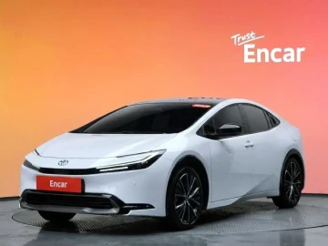 2024 Toyota Prius с пробегом 21 990 км