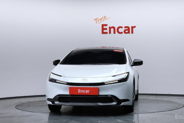 2024 Toyota Prius с пробегом 21 990 км