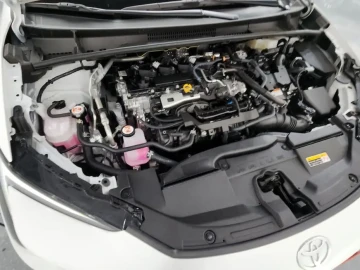 2024 Toyota Prius с пробегом 21 990 км