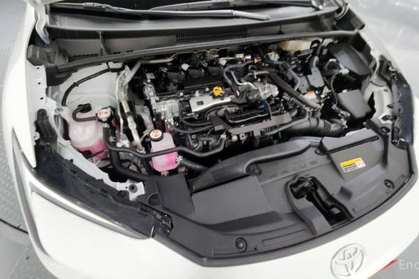 2024 Toyota Prius с пробегом 21 990 км