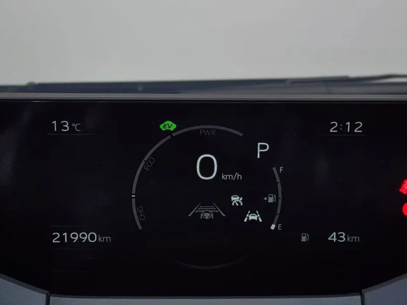 2024 Toyota Prius с пробегом 21 990 км