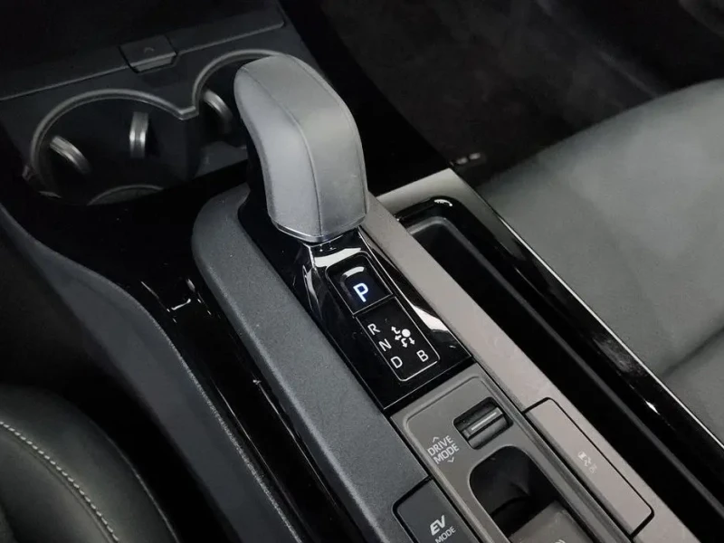 2024 Toyota Prius с пробегом 21 990 км
