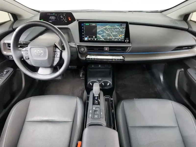 2024 Toyota Prius с пробегом 21 990 км