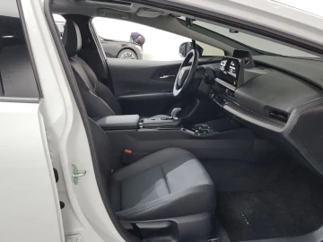 2024 Toyota Prius с пробегом 21 990 км