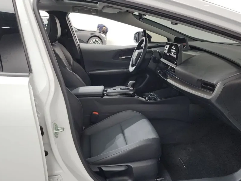 2024 Toyota Prius с пробегом 21 990 км