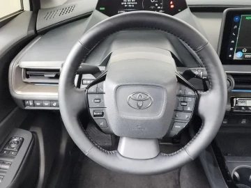2024 Toyota Prius с пробегом 21 990 км