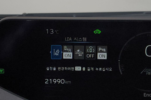 2024 Toyota Prius с пробегом 21 990 км