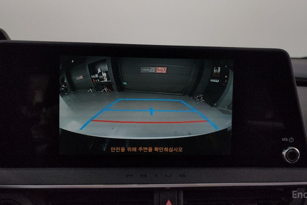 2024 Toyota Prius с пробегом 21 990 км