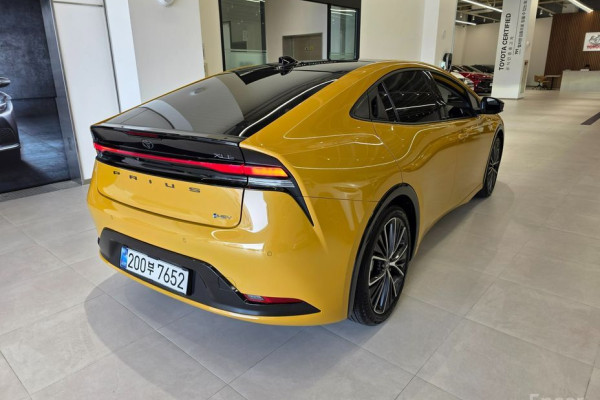 2024 Toyota Prius с пробегом 2 774 км