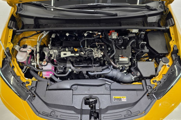 2024 Toyota Prius с пробегом 2 774 км