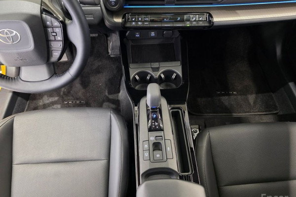 2024 Toyota Prius с пробегом 2 774 км