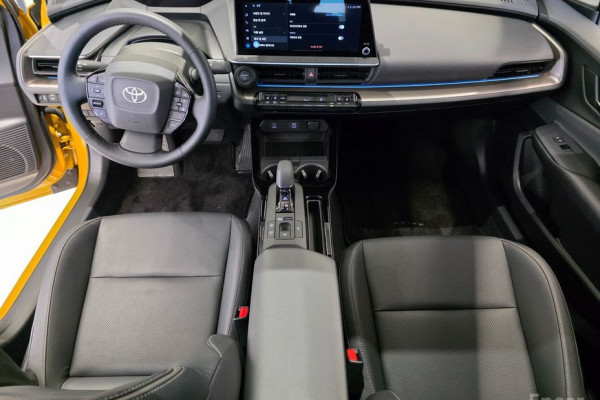 2024 Toyota Prius с пробегом 2 774 км