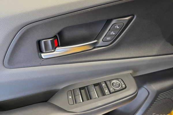 2024 Toyota Prius с пробегом 2 774 км