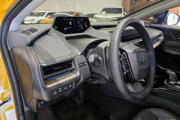 2024 Toyota Prius с пробегом 2 774 км