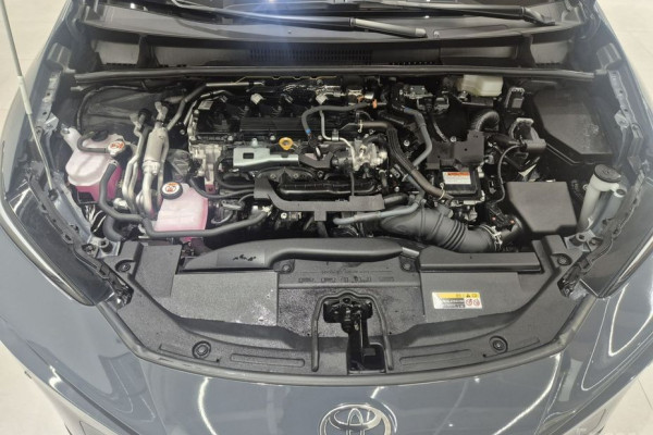 2024 Toyota Prius с пробегом 6 254 км