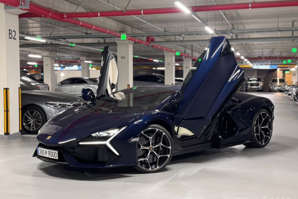 2025 Lamborghini Revuelto с пробегом 488 км