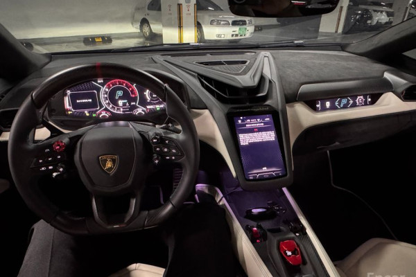 2025 Lamborghini Revuelto с пробегом 488 км