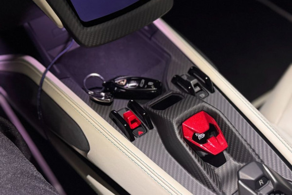 2025 Lamborghini Revuelto с пробегом 488 км