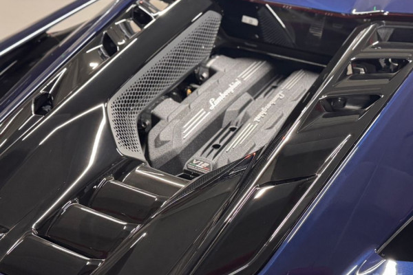 2025 Lamborghini Revuelto с пробегом 488 км