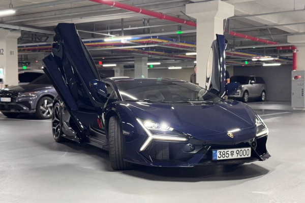 2025 Lamborghini Revuelto с пробегом 488 км