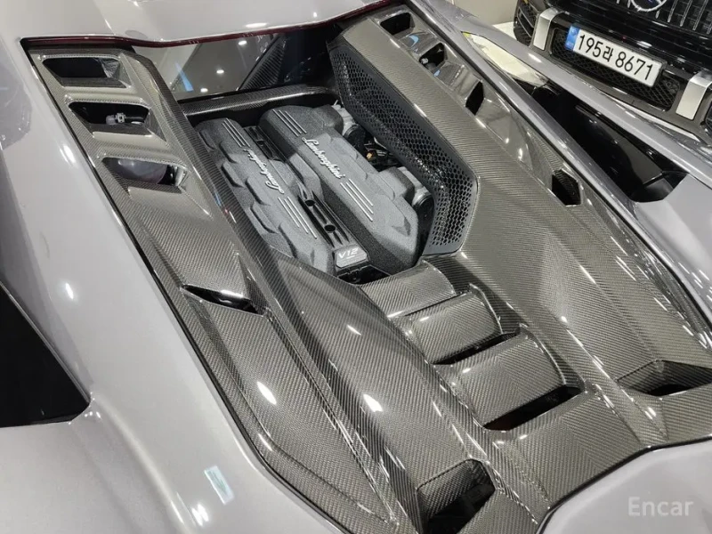 2025 Lamborghini Revuelto с пробегом 270 км