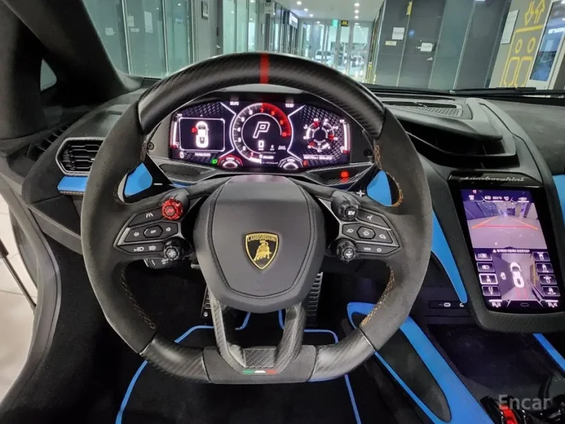 2025 Lamborghini Revuelto с пробегом 270 км
