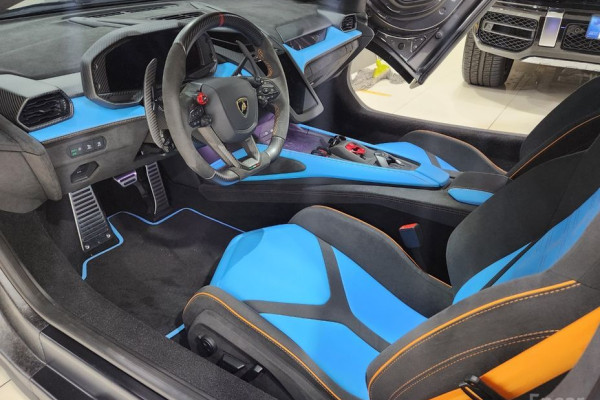 2025 Lamborghini Revuelto с пробегом 270 км