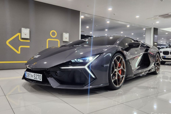 2025 Lamborghini Revuelto с пробегом 270 км