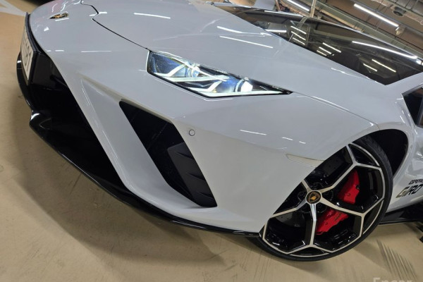 2022 Lamborghini Huracán с пробегом 9 052 км