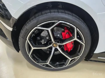2022 Lamborghini Huracán с пробегом 9 052 км