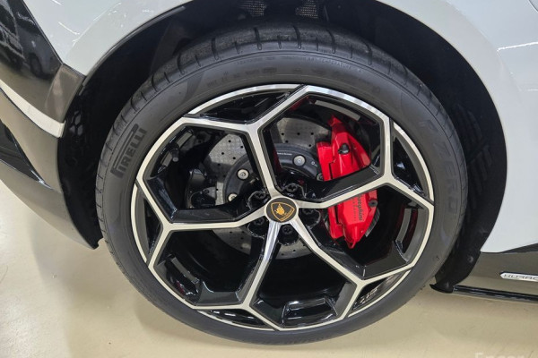 2022 Lamborghini Huracán с пробегом 9 052 км