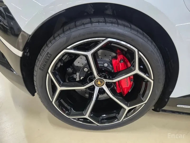 2022 Lamborghini Huracán с пробегом 9 052 км