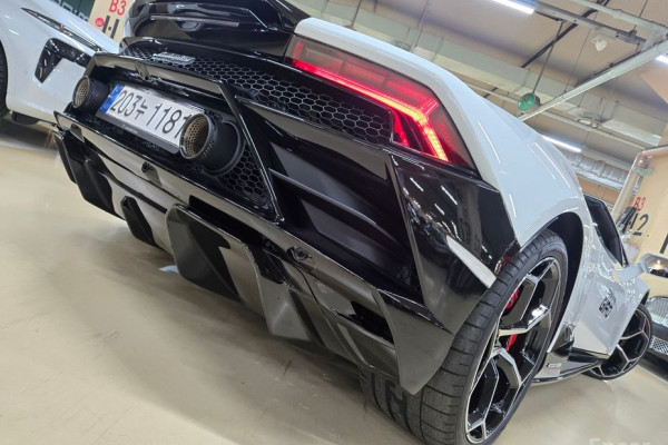 2022 Lamborghini Huracán с пробегом 9 052 км