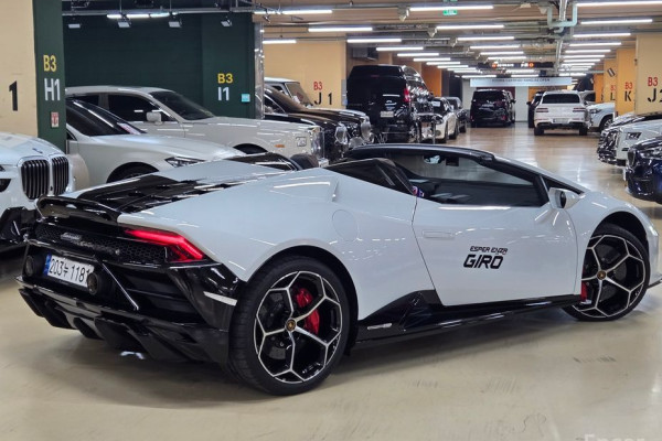 2022 Lamborghini Huracán с пробегом 9 052 км