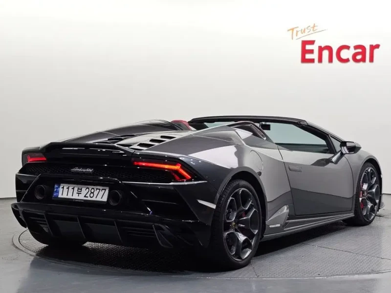 2023 Lamborghini Huracán с пробегом 25 742 км