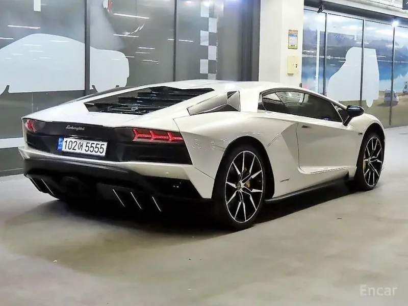 2018 Lamborghini Aventador с пробегом 10 052 км