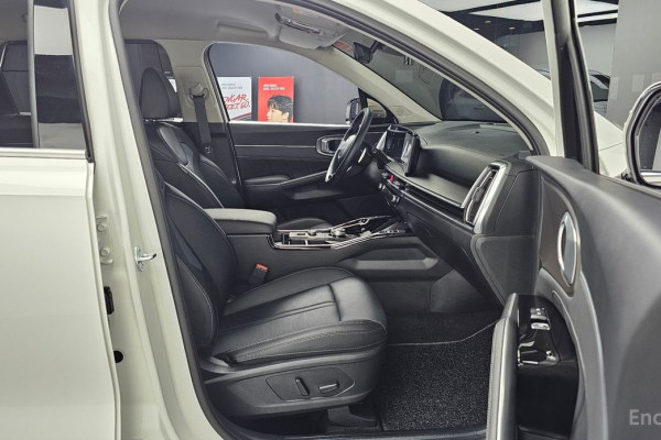 2025 Kia Sorento с пробегом 4 412 км